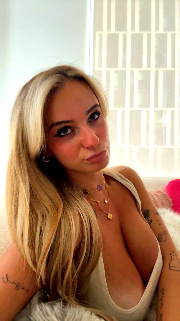 kaitlyn_krems snapchat image archive image