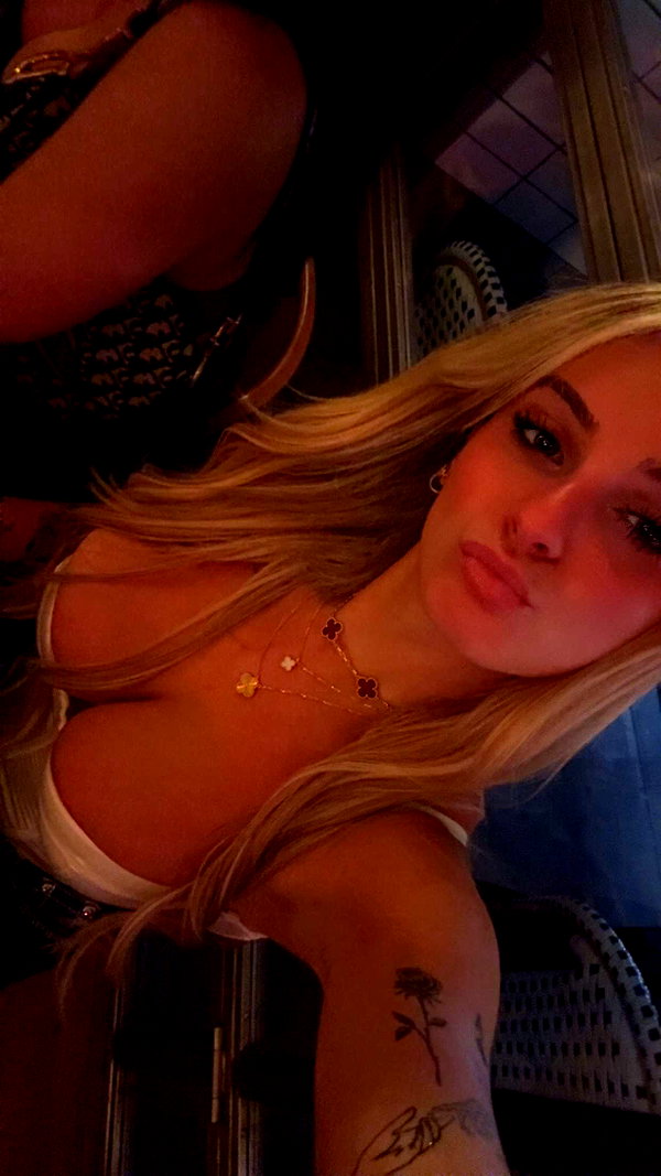 kaitlyn_krems snapchat image archive image