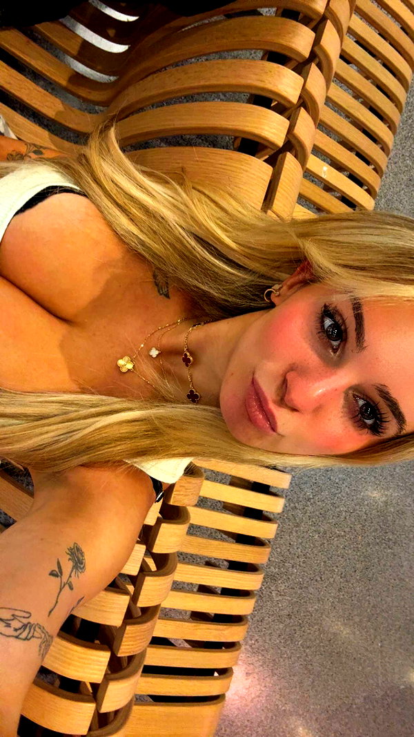 kaitlyn_krems snapchat image archive image