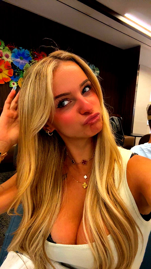 kaitlyn_krems snapchat image archive image