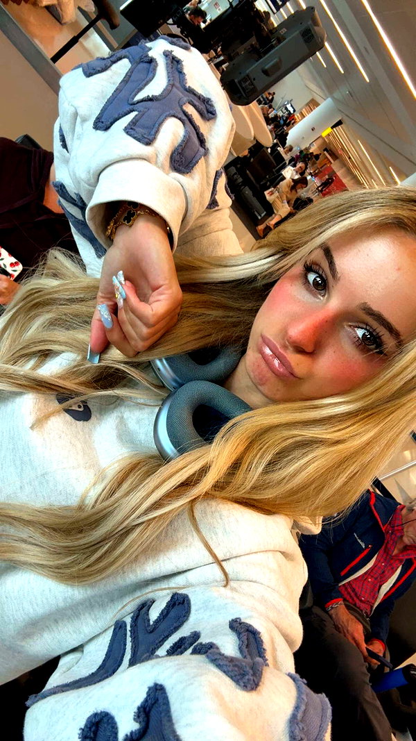 kaitlyn_krems snapchat image archive image