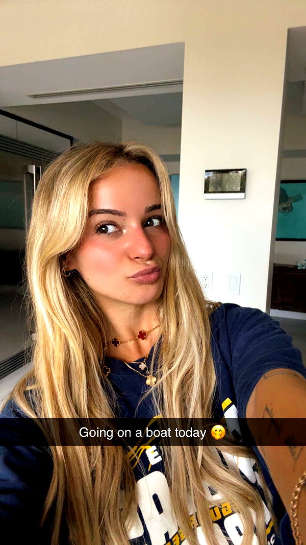 kaitlyn_krems snapchat image archive image