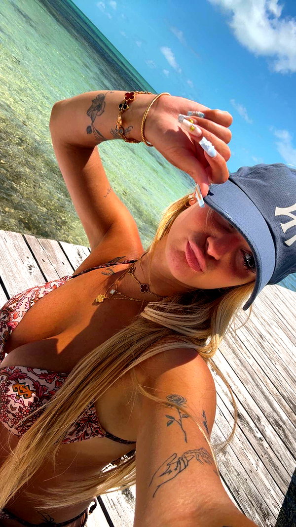 kaitlyn_krems snapchat image archive image