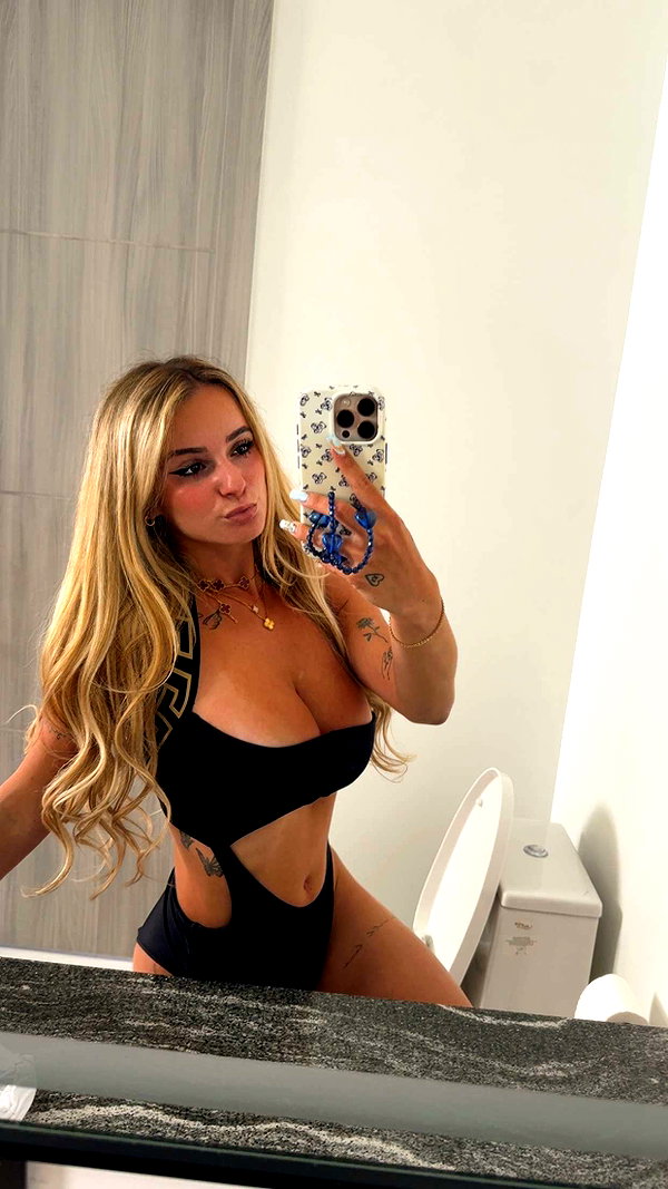 kaitlyn_krems snapchat image archive image