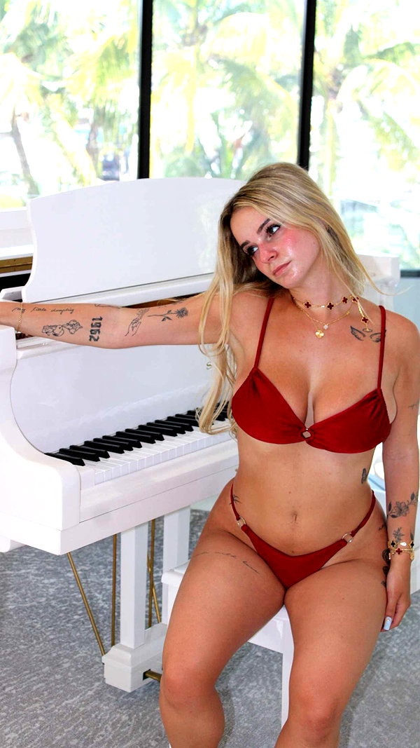 kaitlyn_krems snapchat image archive image