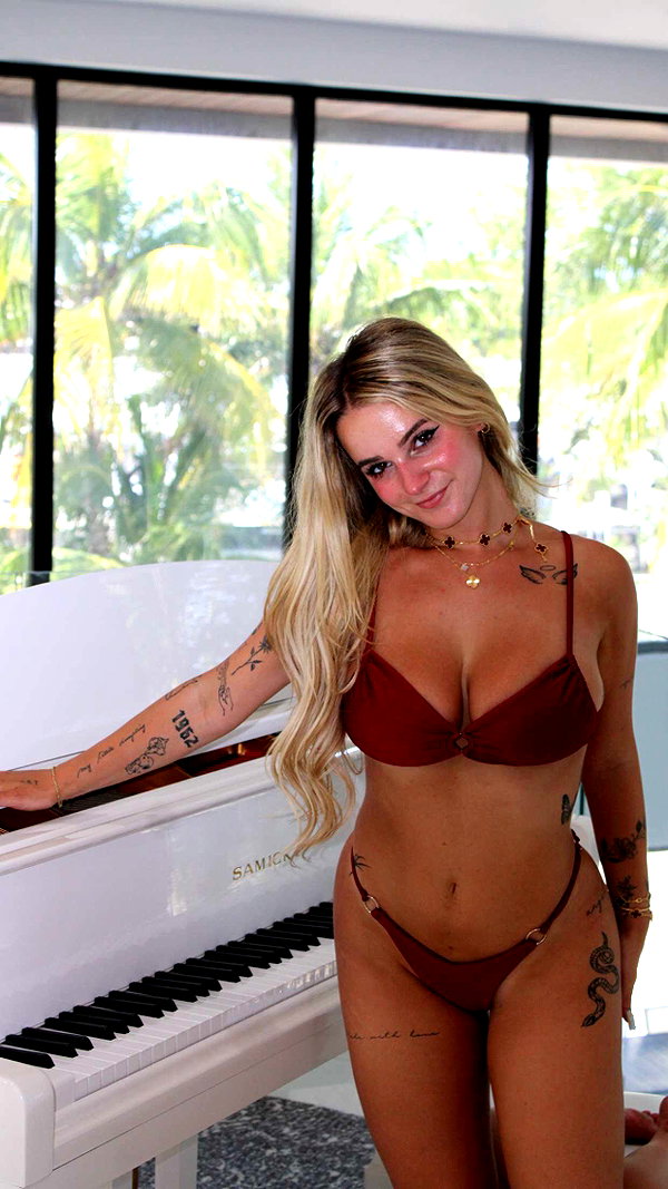 kaitlyn_krems snapchat image archive image