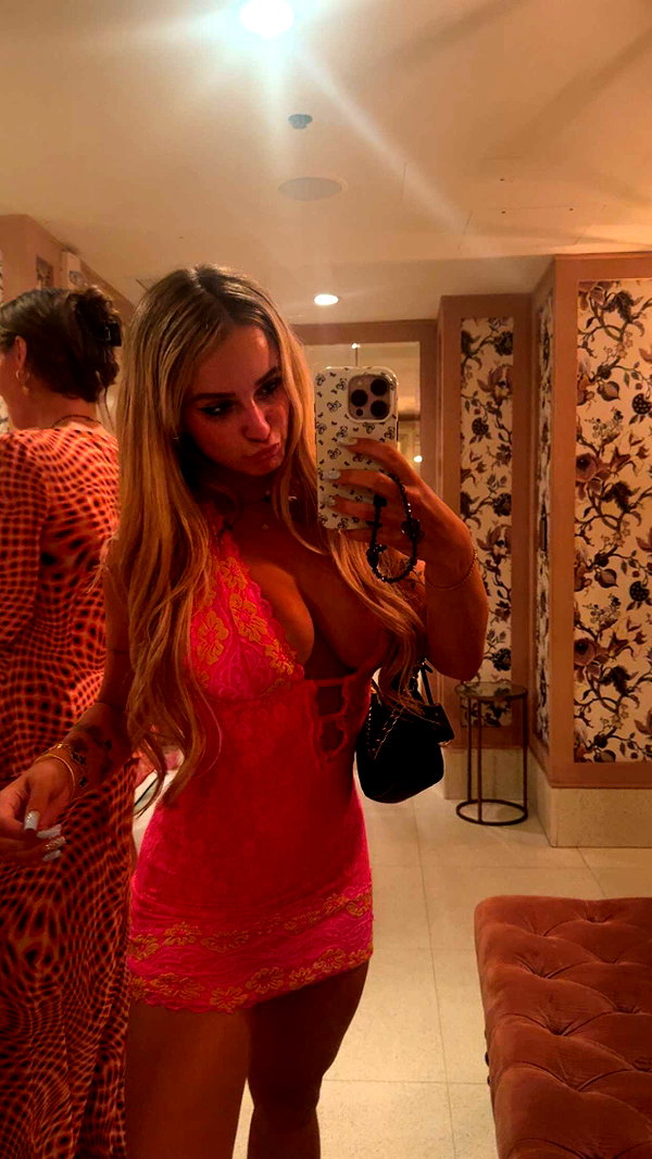 kaitlyn_krems snapchat image archive image