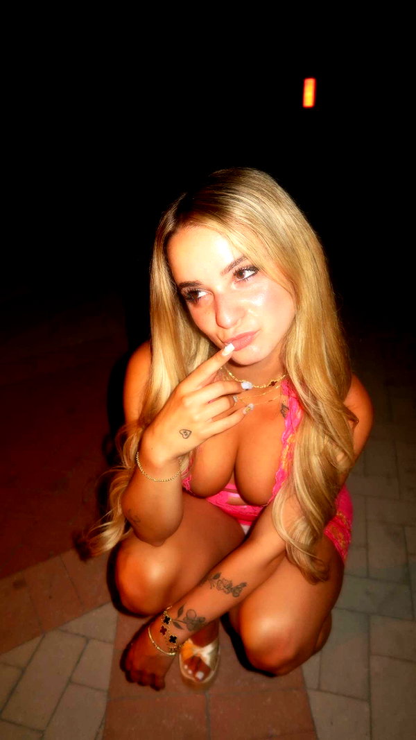 kaitlyn_krems snapchat image archive image
