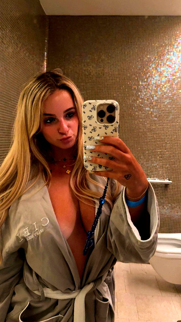 kaitlyn_krems snapchat image archive image