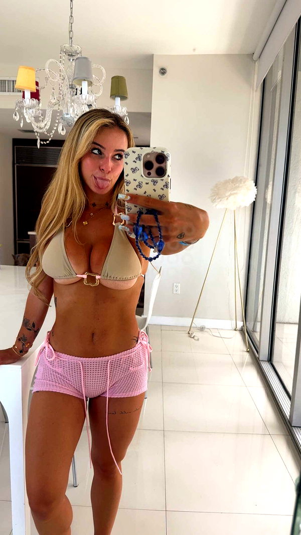 kaitlyn_krems snapchat image archive image