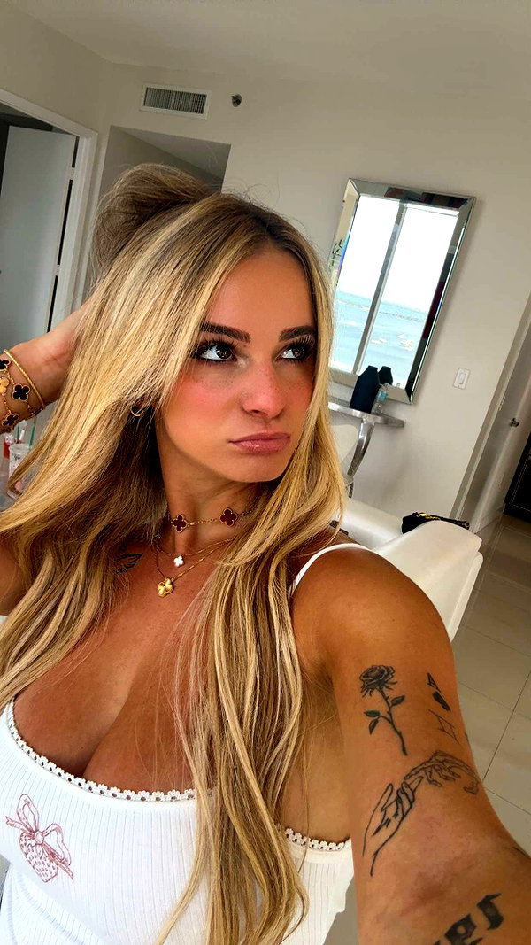 kaitlyn_krems snapchat image archive image