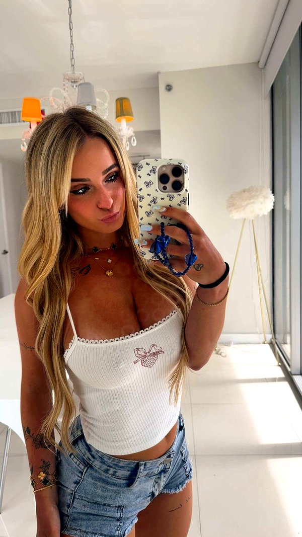 kaitlyn_krems snapchat image archive image