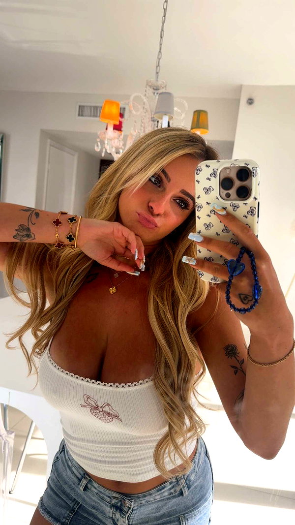 kaitlyn_krems snapchat image archive image