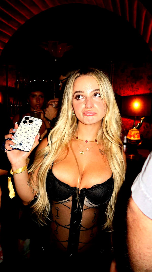 kaitlyn_krems snapchat image archive image
