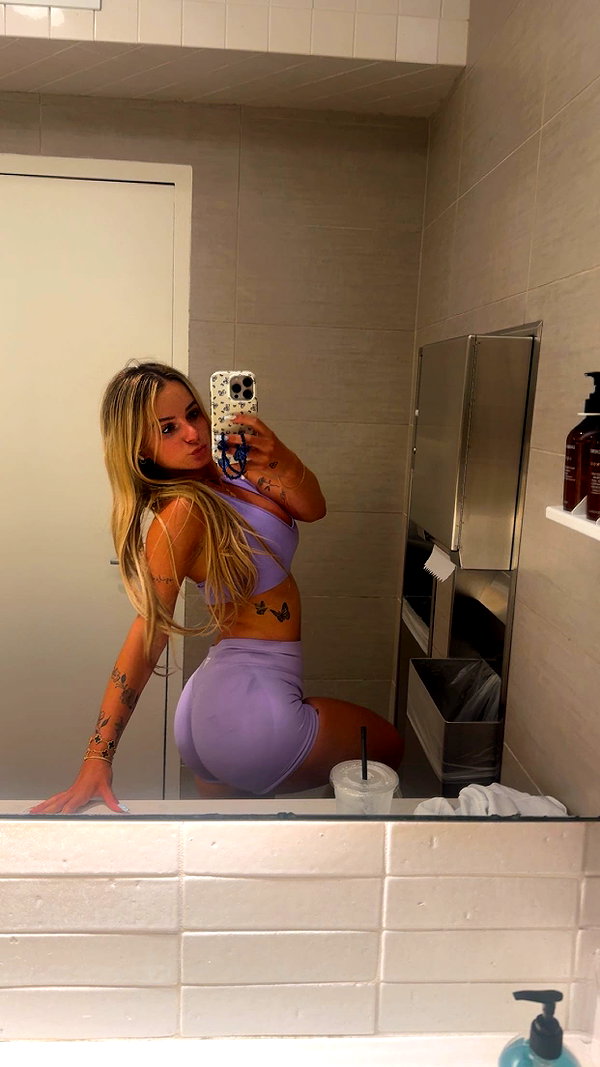 kaitlyn_krems snapchat image archive image