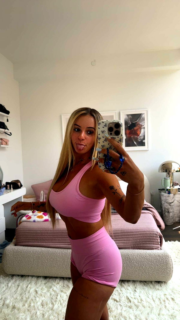 kaitlyn_krems snapchat image archive image