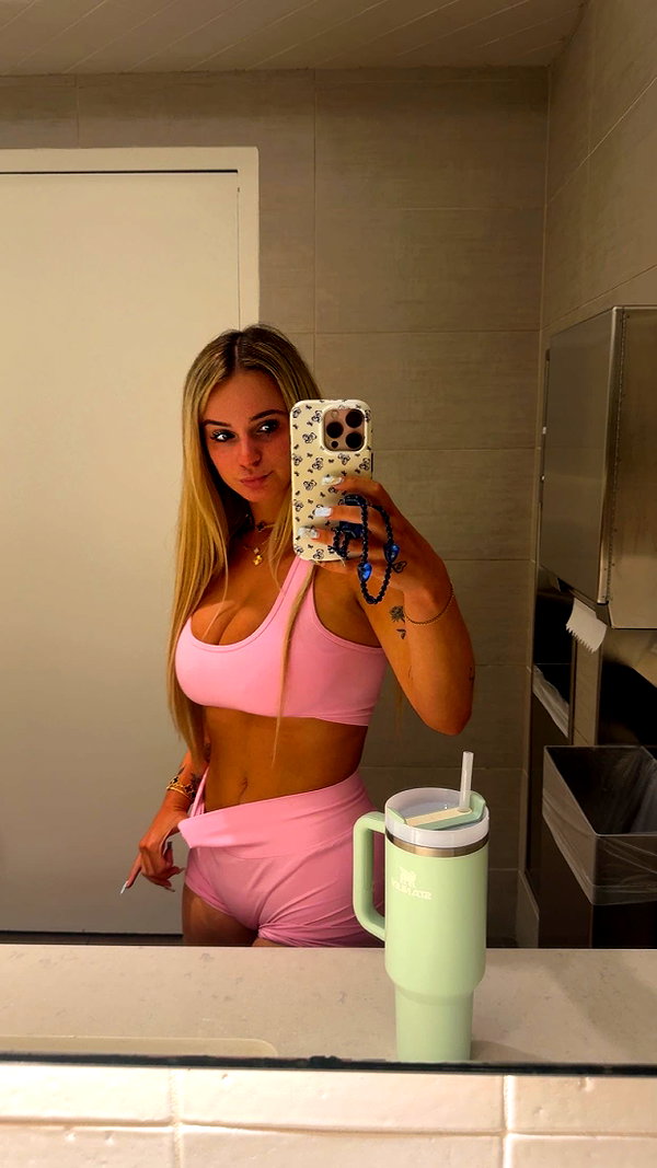kaitlyn_krems snapchat image archive image