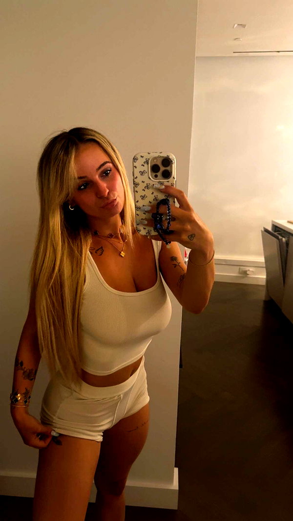 kaitlyn_krems snapchat image archive image