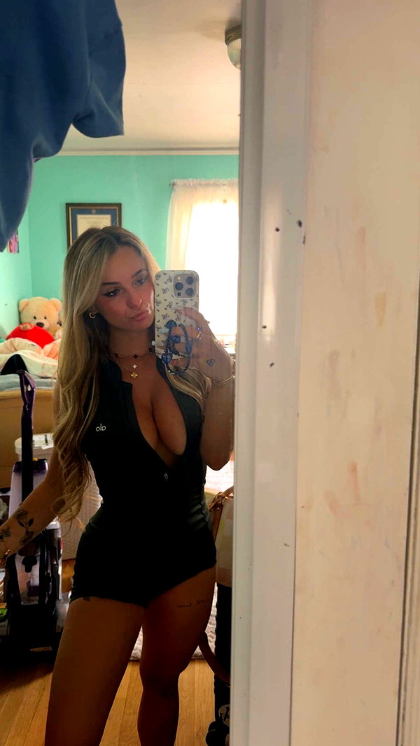 kaitlyn_krems snapchat image archive image