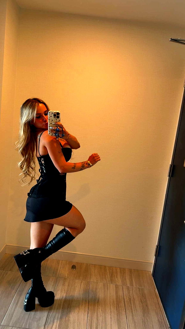 kaitlyn_krems snapchat image archive image
