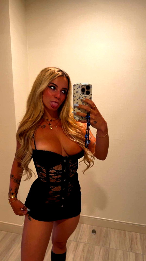 kaitlyn_krems snapchat image archive image