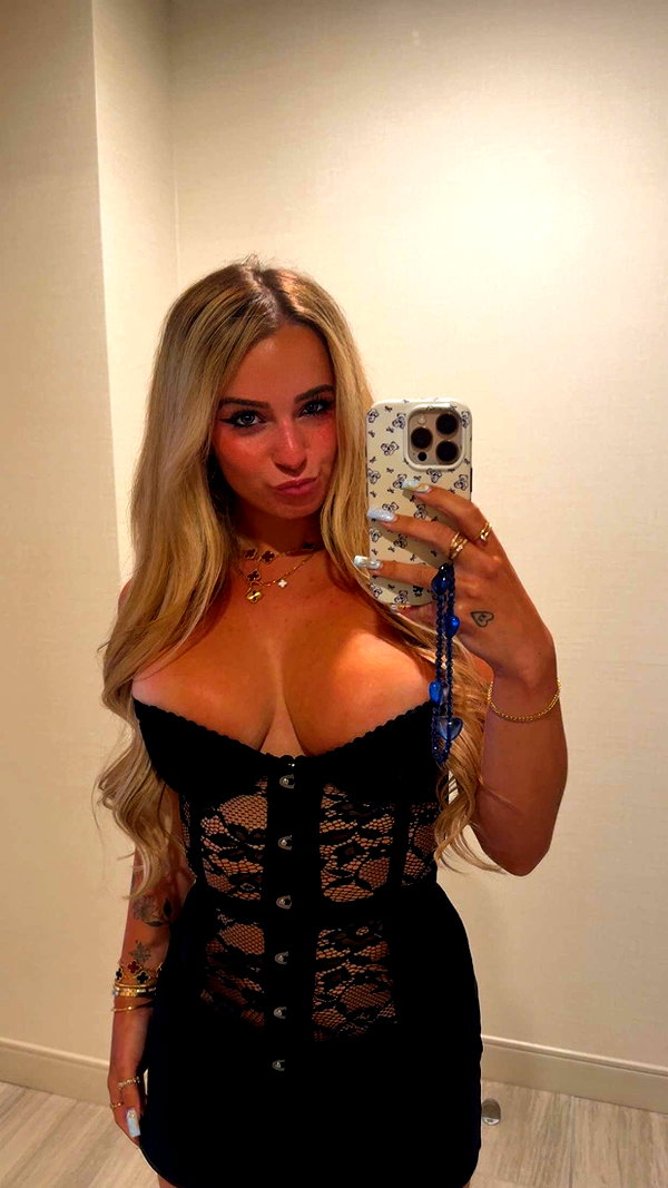 kaitlyn_krems snapchat image archive image
