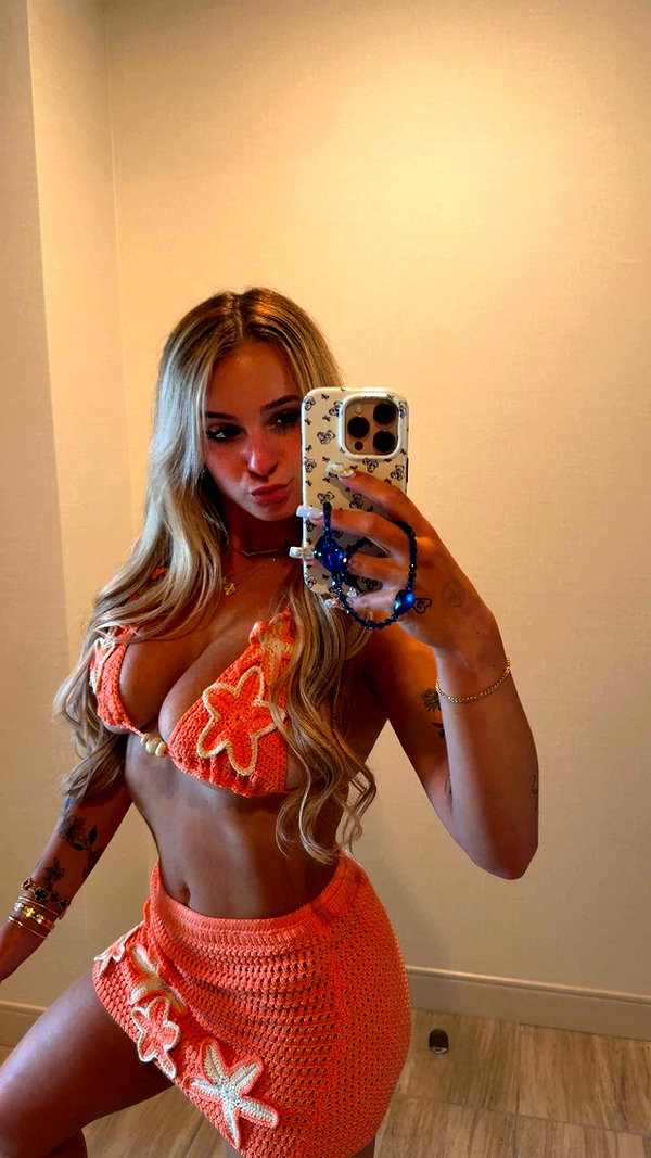 kaitlyn_krems snapchat image archive image