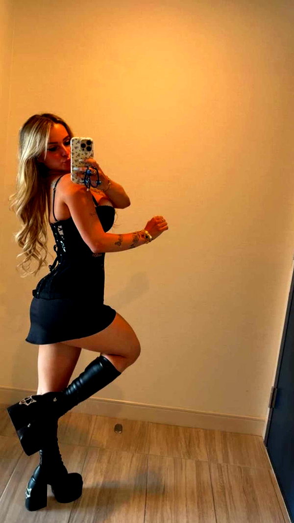 kaitlyn_krems snapchat image archive image