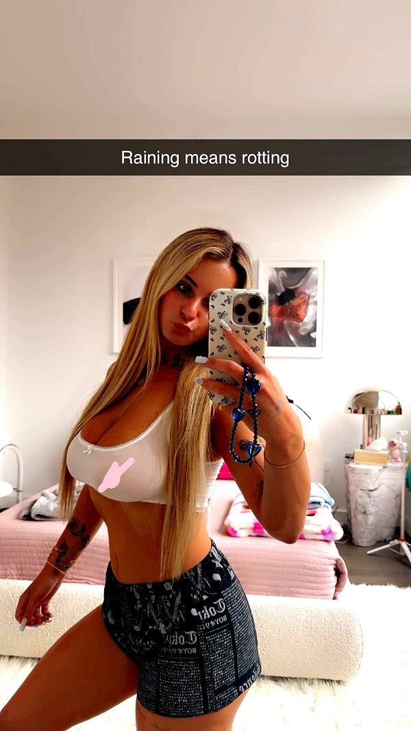 kaitlyn_krems snapchat image archive image