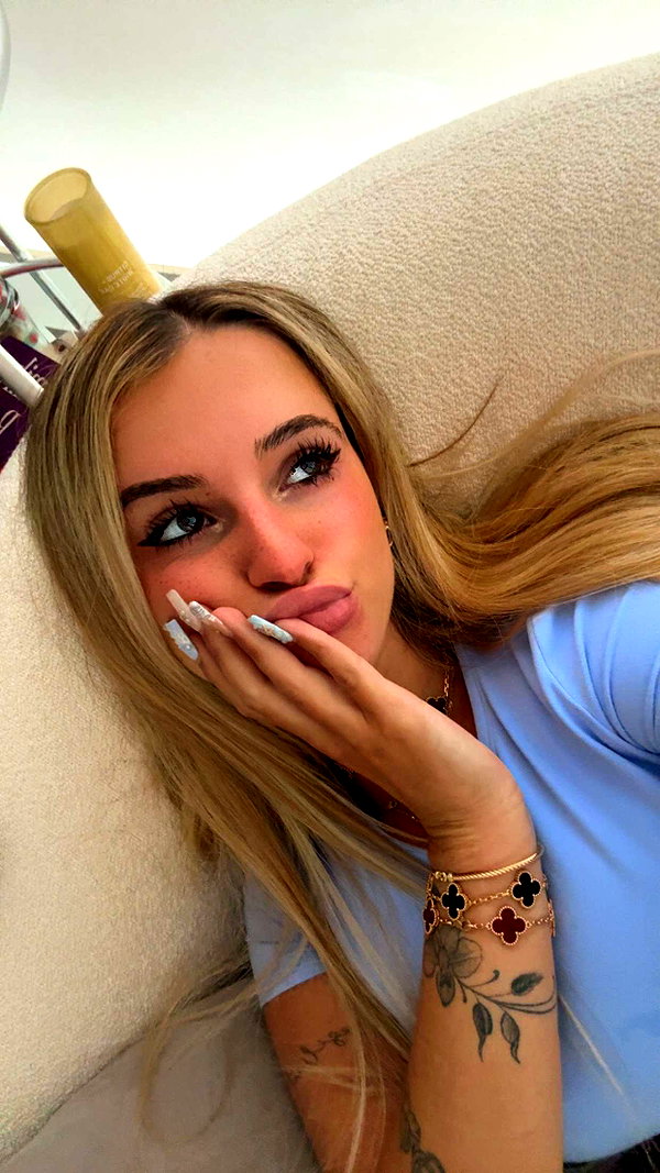 kaitlyn_krems snapchat image archive image