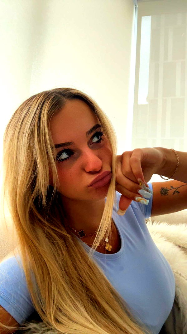 kaitlyn_krems snapchat image archive image