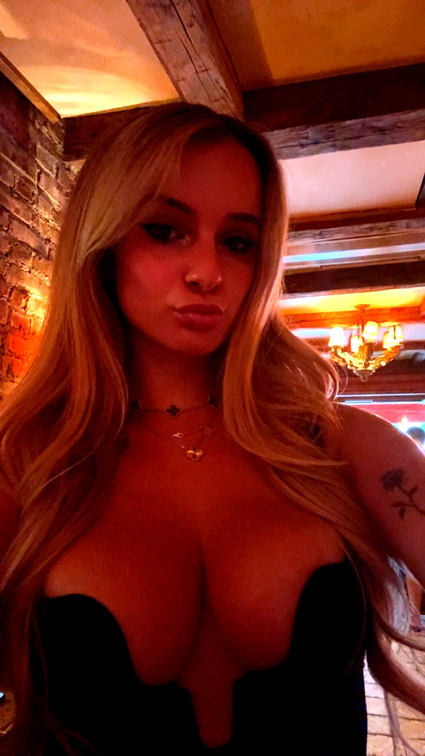 kaitlyn_krems snapchat image archive image