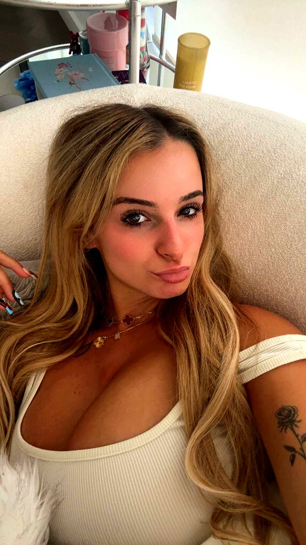 kaitlyn_krems snapchat image archive image