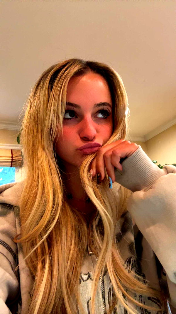 kaitlyn_krems snapchat image archive image