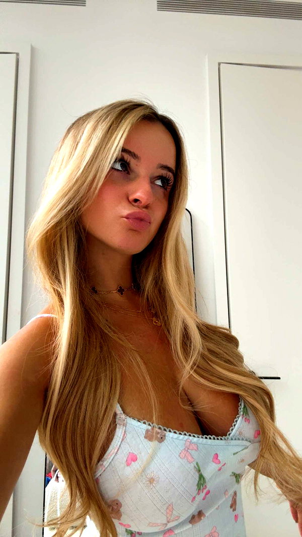 kaitlyn_krems snapchat image archive image