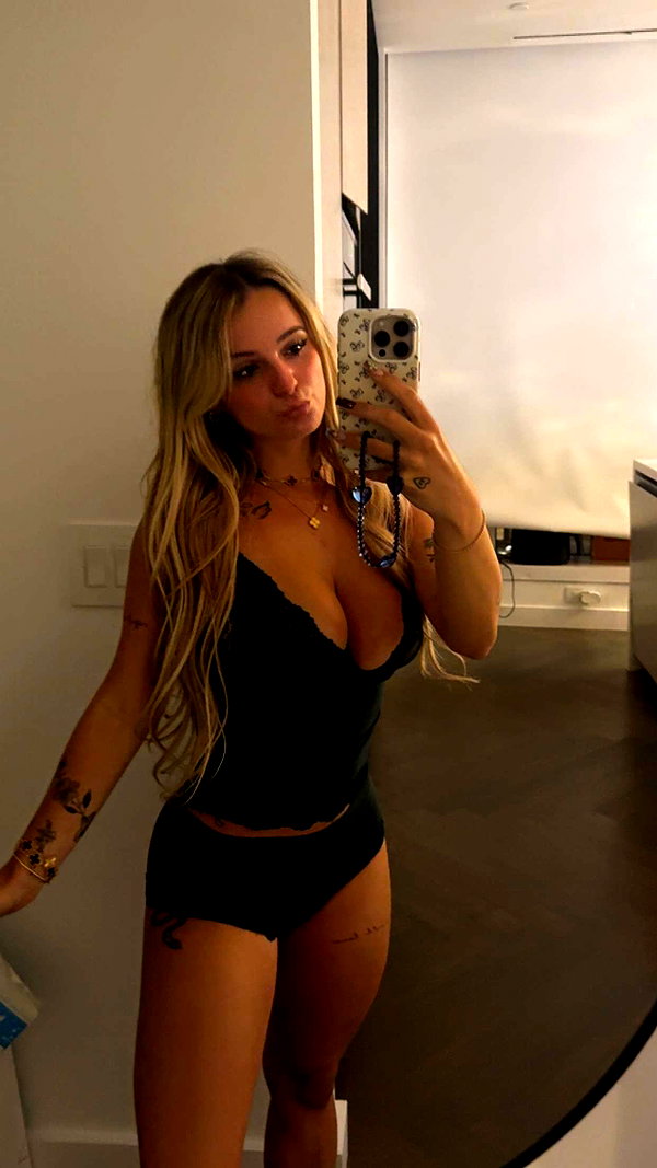 kaitlyn_krems snapchat image archive image