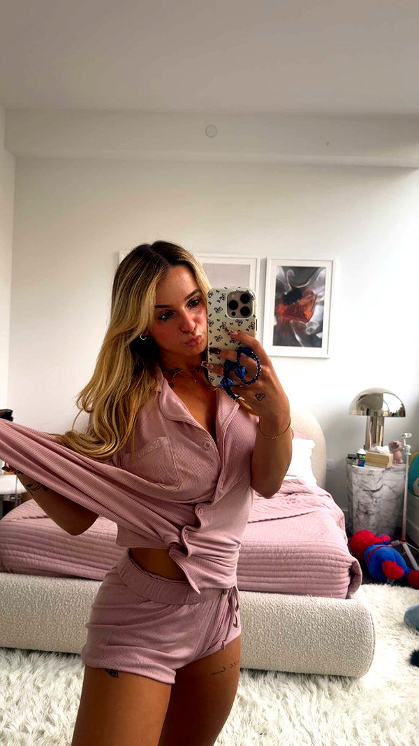 kaitlyn_krems snapchat image archive image