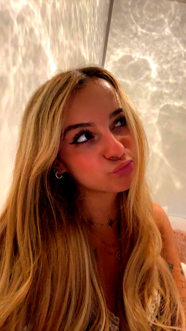 kaitlyn_krems snapchat image archive image