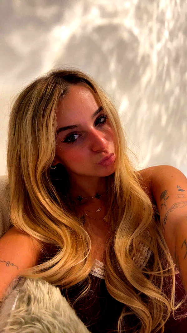 kaitlyn_krems snapchat image archive image