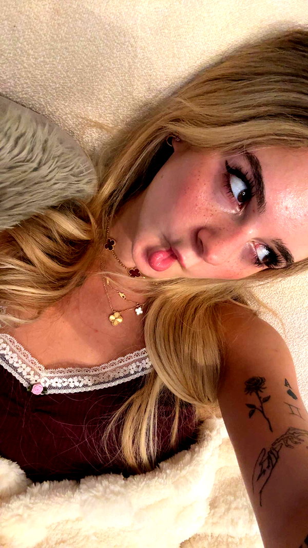 kaitlyn_krems snapchat image archive image