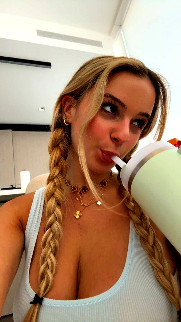 kaitlyn_krems snapchat image archive image