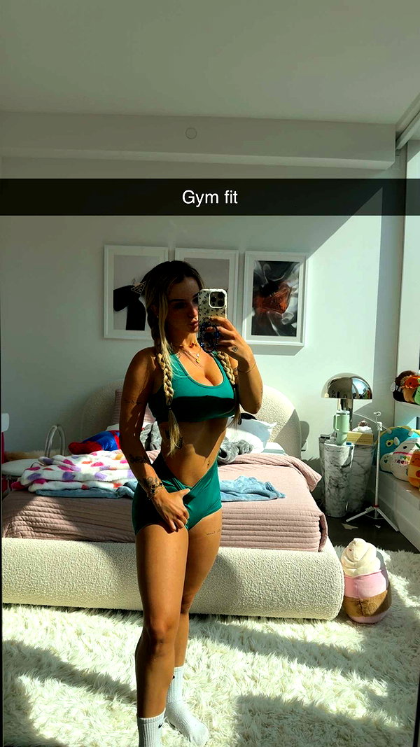 kaitlyn_krems snapchat image archive image