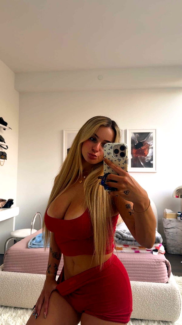 kaitlyn_krems snapchat image archive image