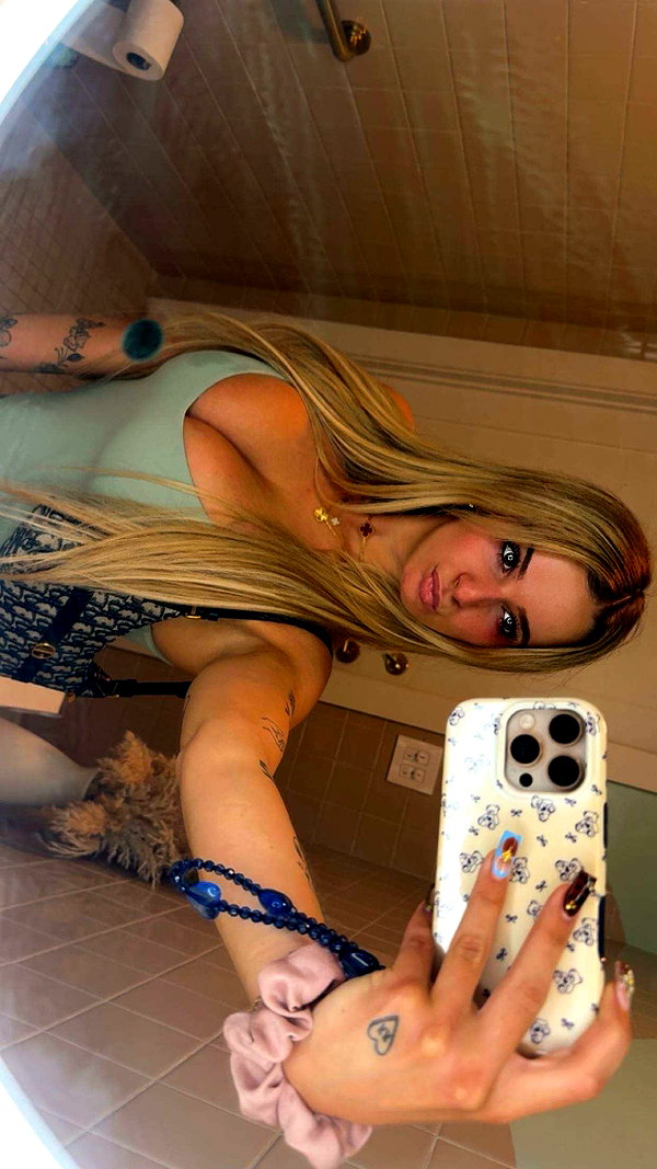 kaitlyn_krems snapchat image archive image