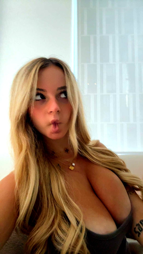 kaitlyn_krems snapchat image archive image