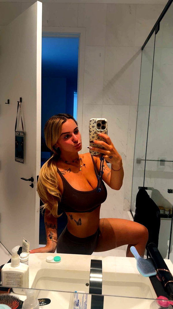 kaitlyn_krems snapchat image archive image