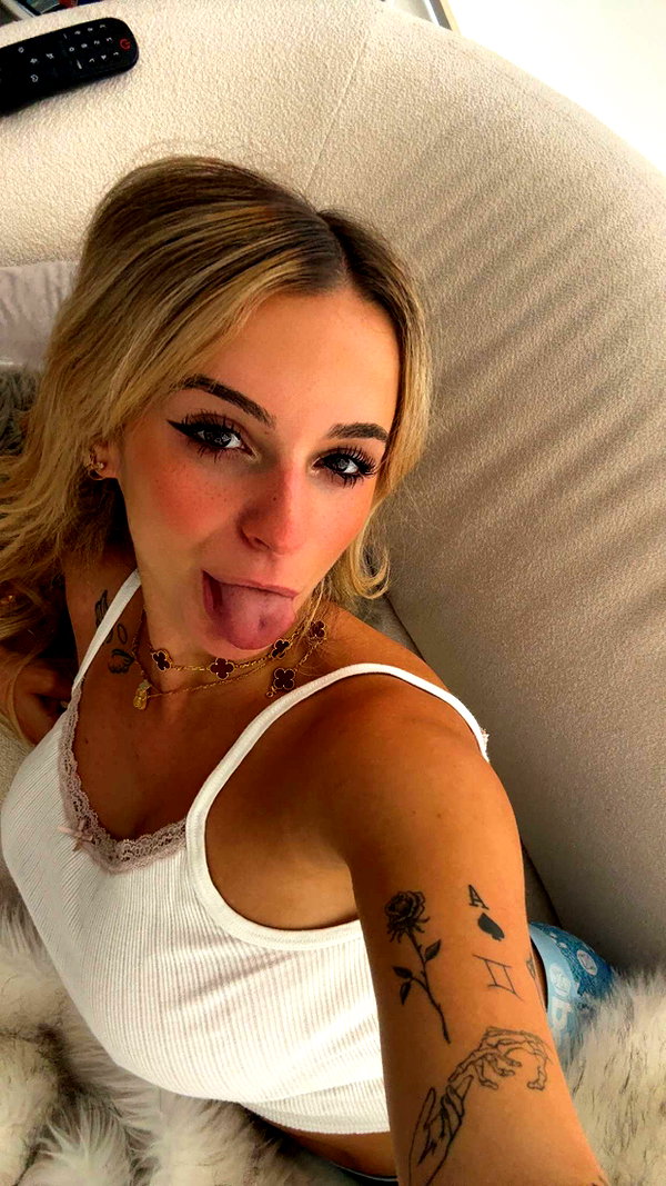 kaitlyn_krems snapchat image archive image