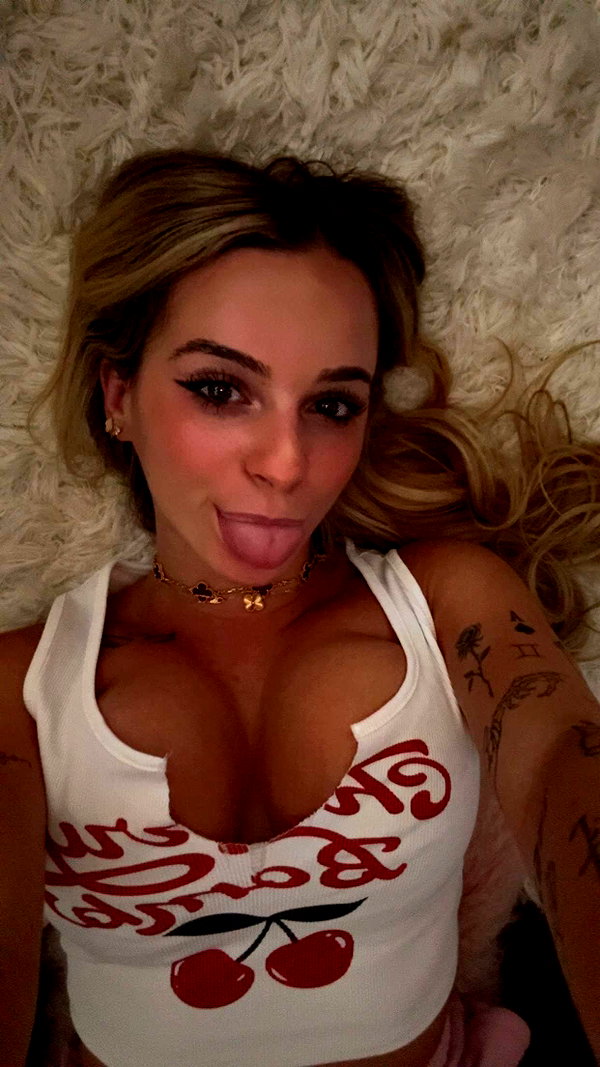 kaitlyn_krems snapchat image archive image