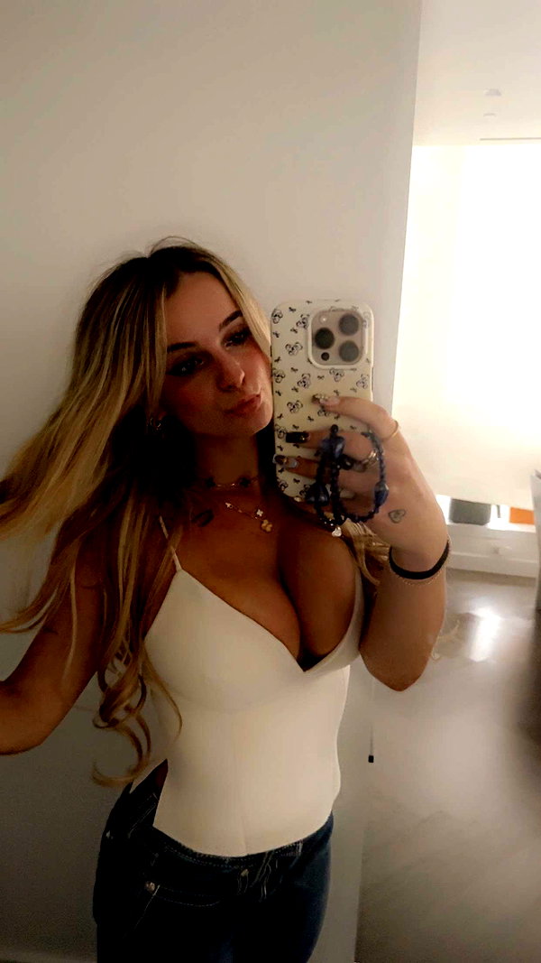 kaitlyn_krems snapchat image archive image
