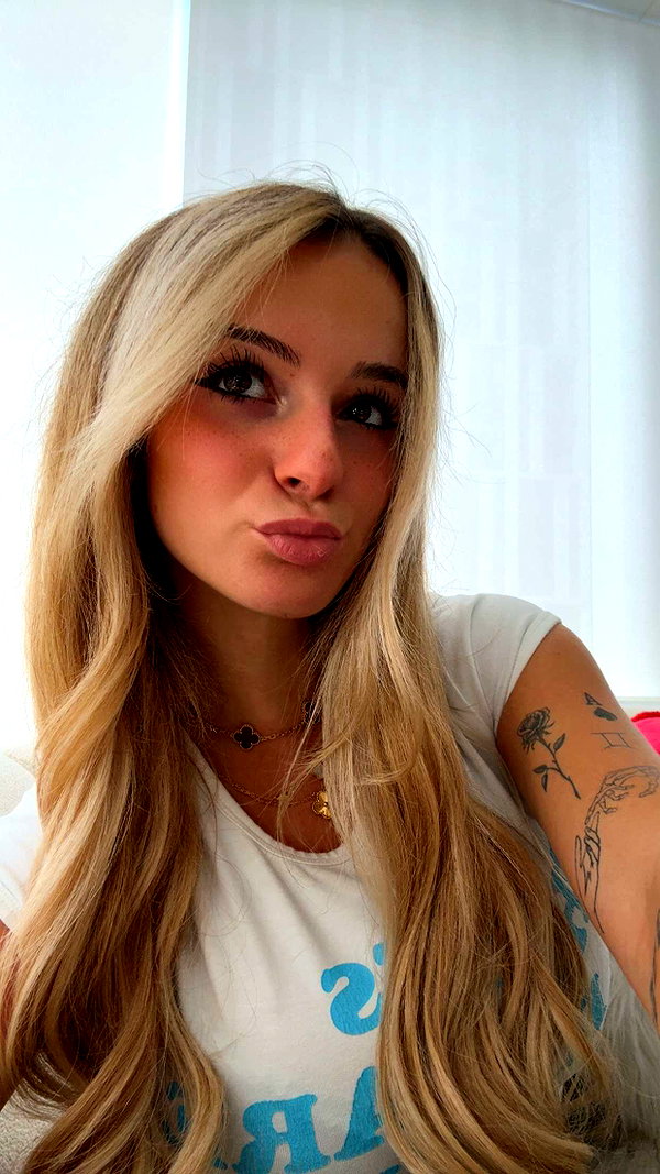 kaitlyn_krems snapchat image archive image